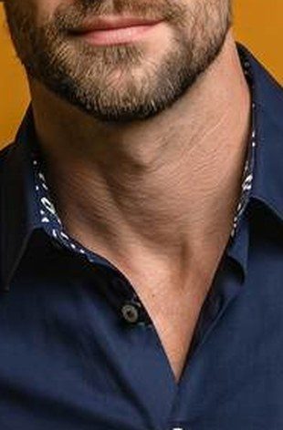 Contrasting inner collar